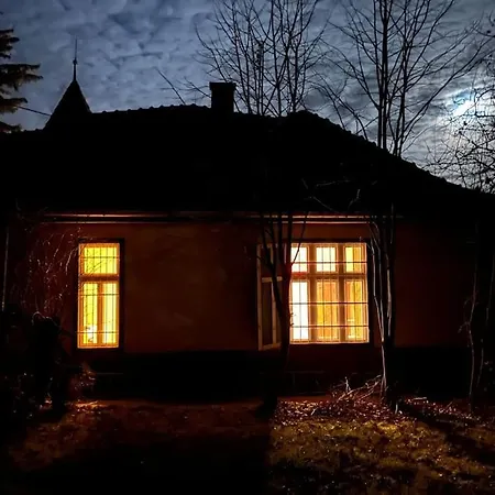Ferienhaus Romantic Old Mansion At Lake Balaton Balatonalmádi